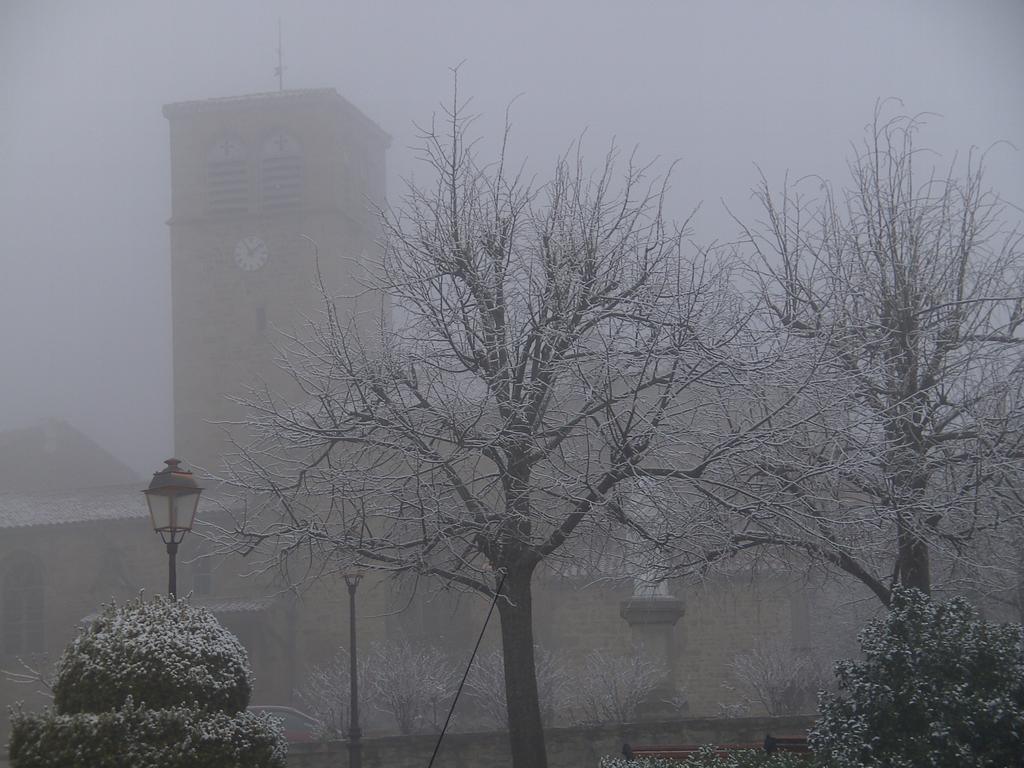 Villa Cellier De La Fontaine Saint-Georges-en-Couzan Zimmer foto