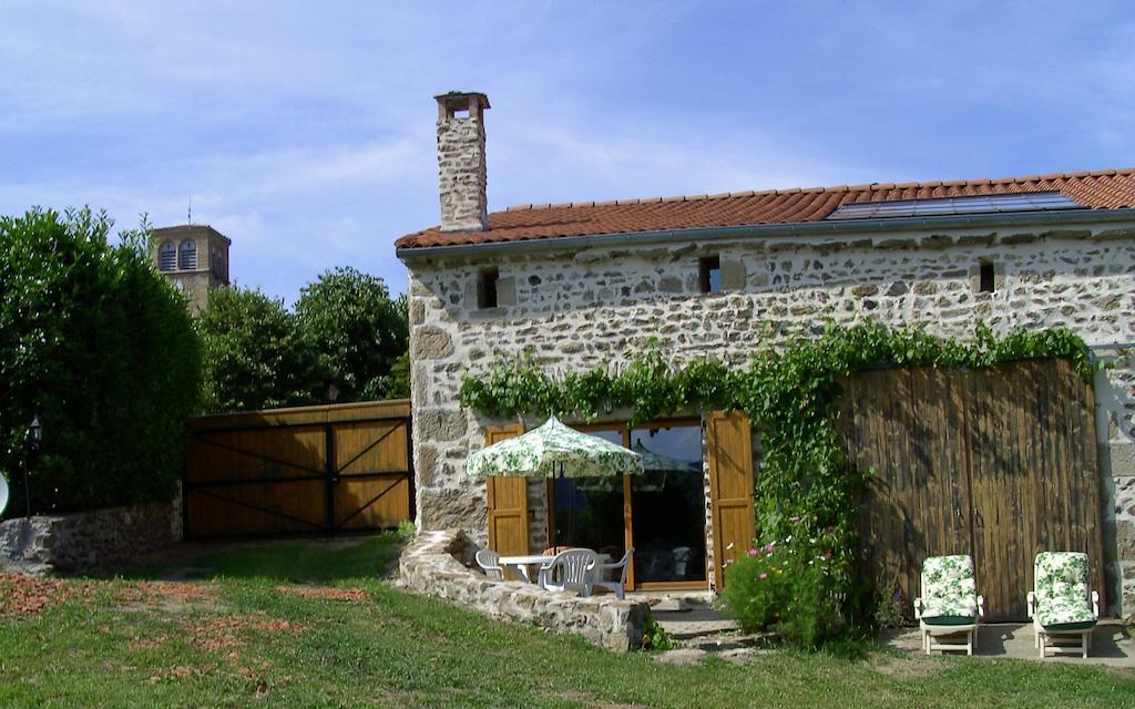 Villa Cellier De La Fontaine Saint-Georges-en-Couzan Zimmer foto